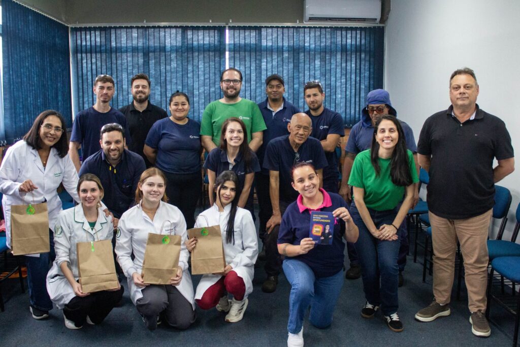 Equipe da Angra e da Unisociesc no encerramento da SIPAT 2026